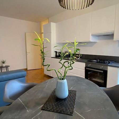 The Little Duck - Modern Apartment With Balcony Комо Екстериор снимка