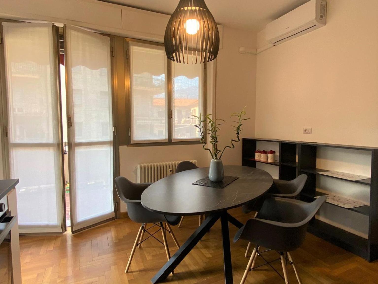 The Little Duck - Modern Apartment With Balcony Комо Екстериор снимка