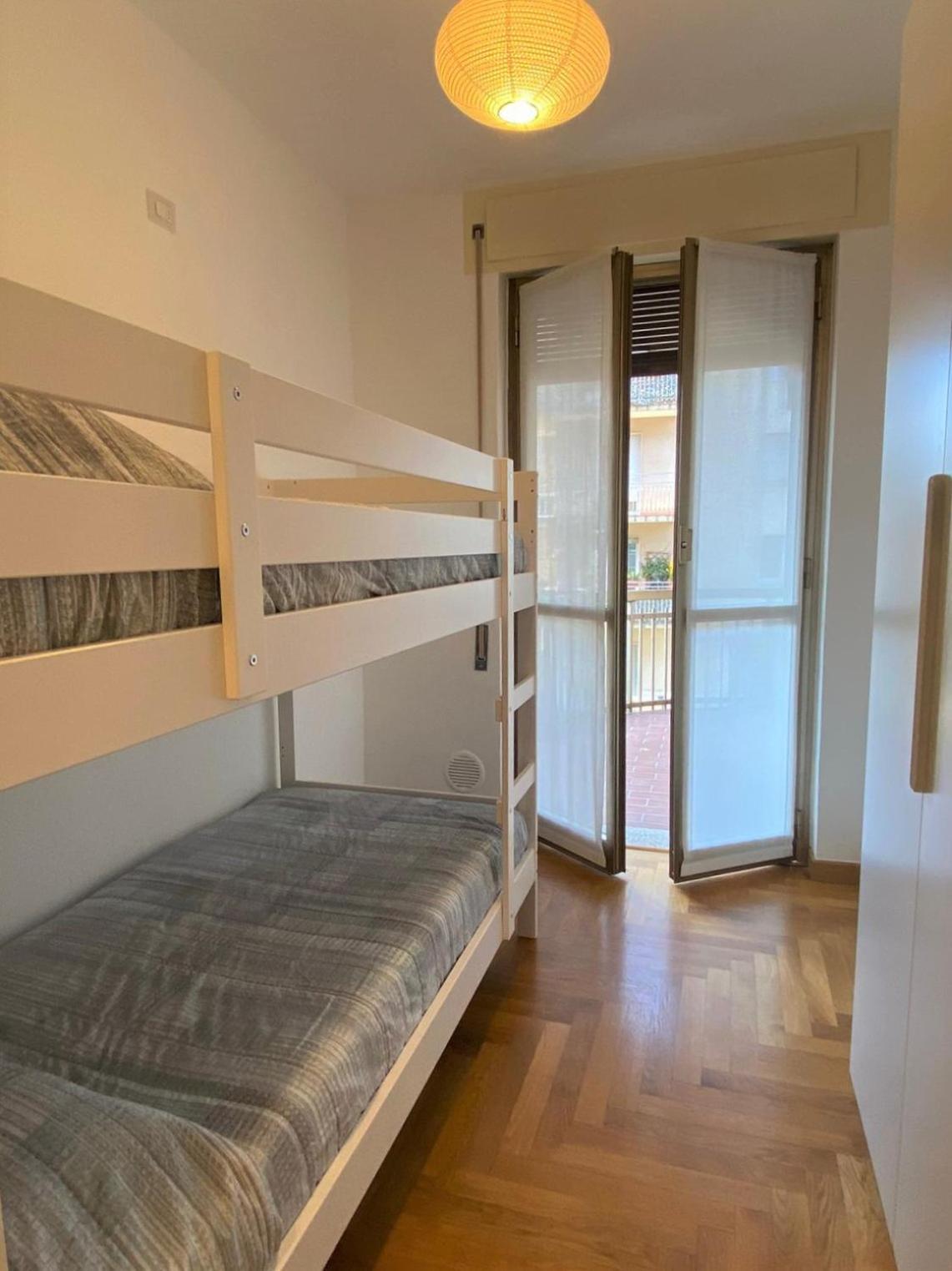 The Little Duck - Modern Apartment With Balcony Комо Екстериор снимка