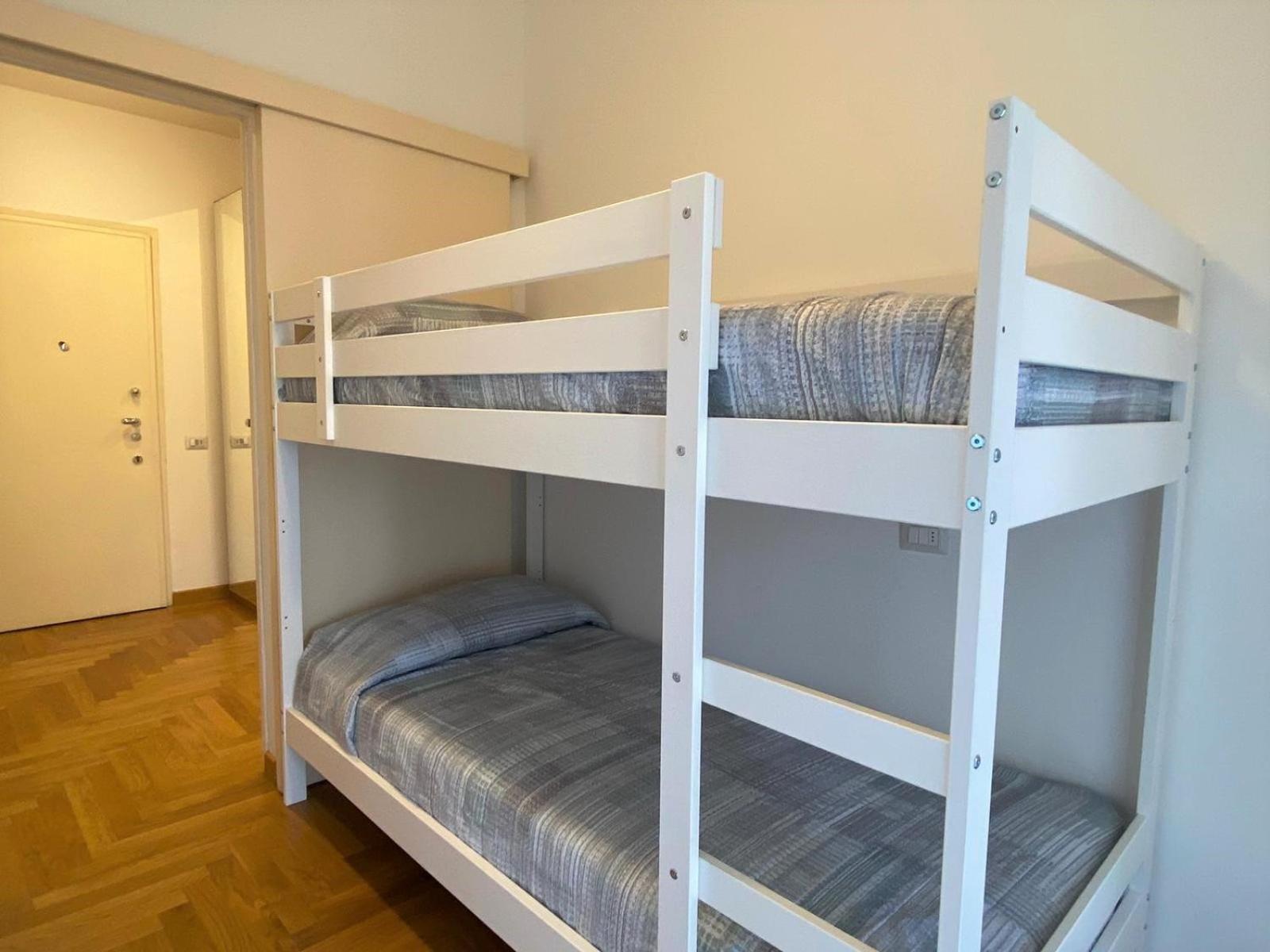 The Little Duck - Modern Apartment With Balcony Комо Екстериор снимка