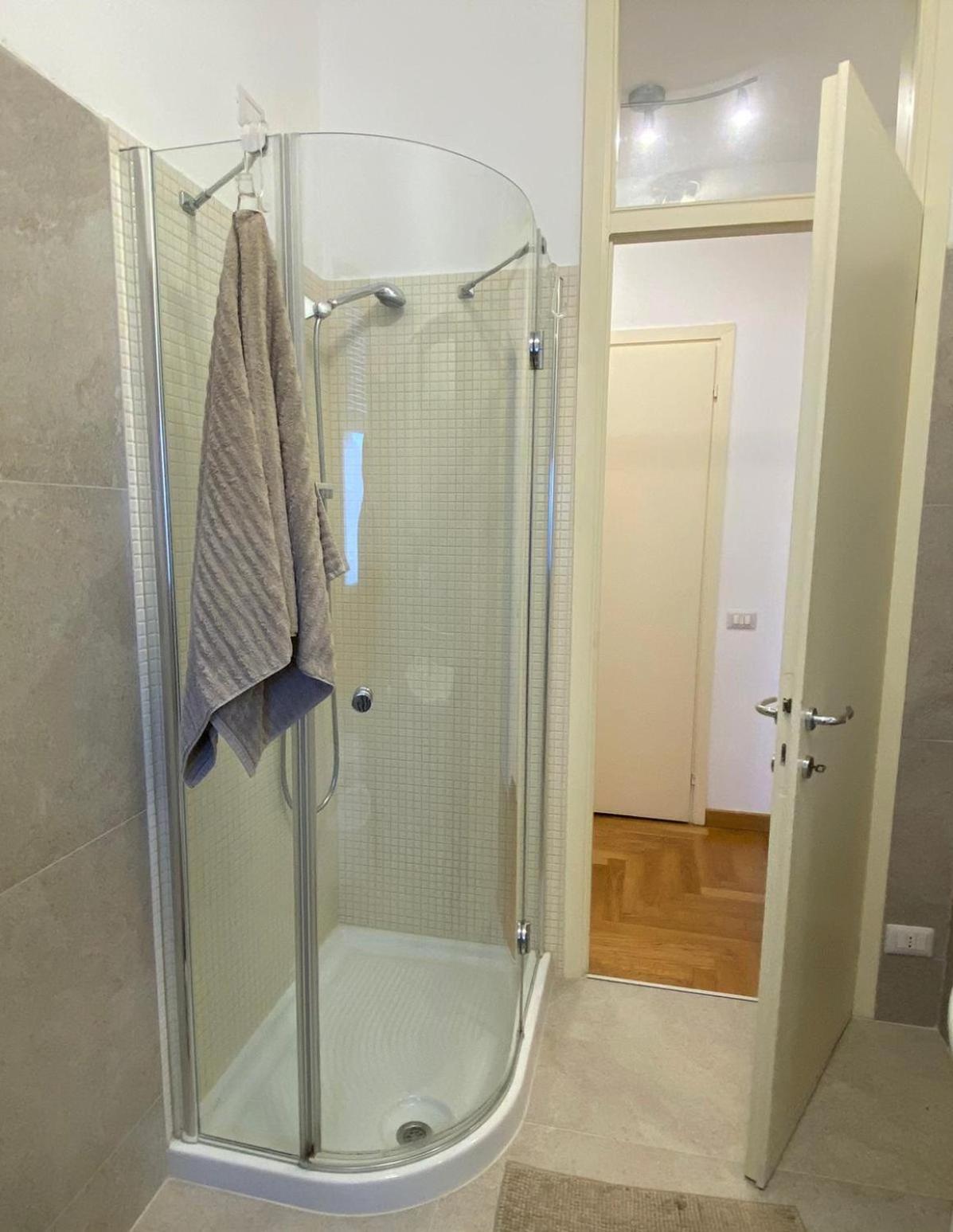 The Little Duck - Modern Apartment With Balcony Комо Екстериор снимка